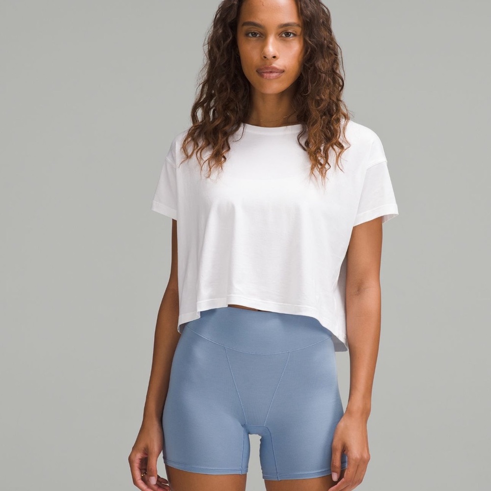 Lululemon undereasy super high rise shortie NWT! - Picture 4 of 9